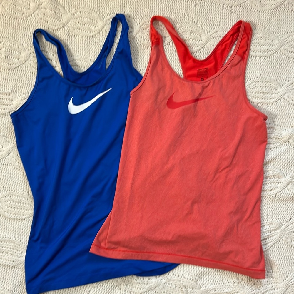Nike women’s tank bundle. Size M.